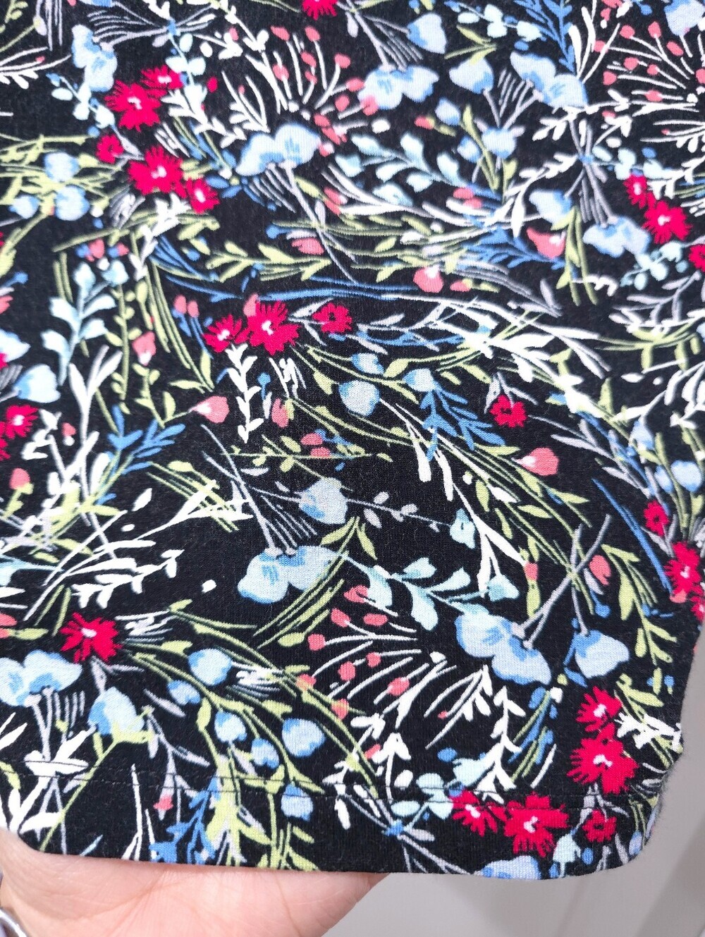 J Jill Wearever Collection 3/4 Sleeve Floral Crewneck Top in Black, Size L - Picture 6 of 11
